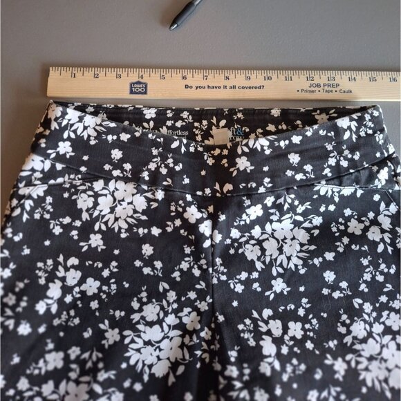 Croft & Barrow Floral Print Capri Pants Womens Size 6 Regular Black & White - Picture 5 of 8